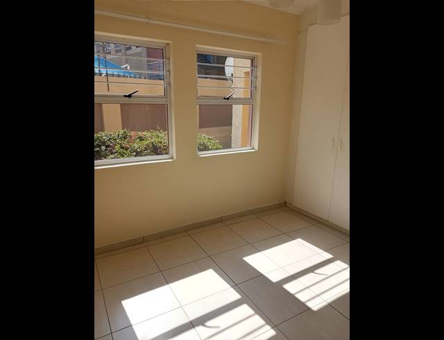 2 BEDROOM APARTMENT FOR SALE IN SUNNINGHILL